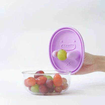 No-Mess Snack Box -up