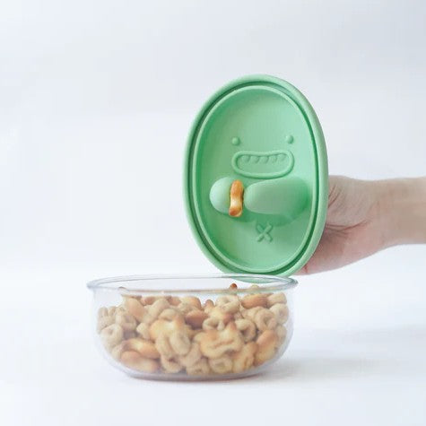 No-Mess Snack Box -up