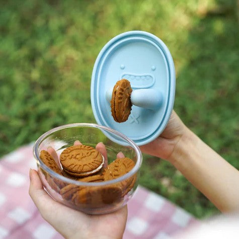 No-Mess Snack Box -up