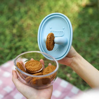 No-Mess Snack Box -up