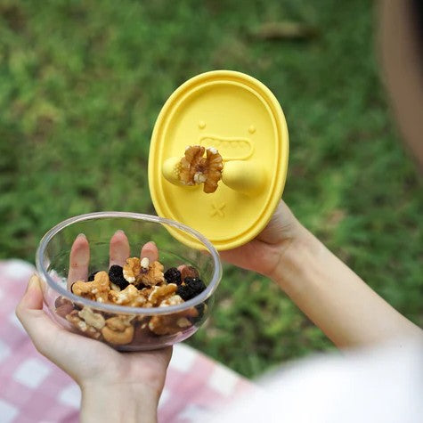 No-Mess Snack Box -up